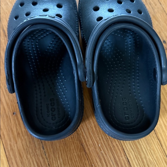 CROCS Classic Black Clogs toddler size 9 - Picture 2 of 3